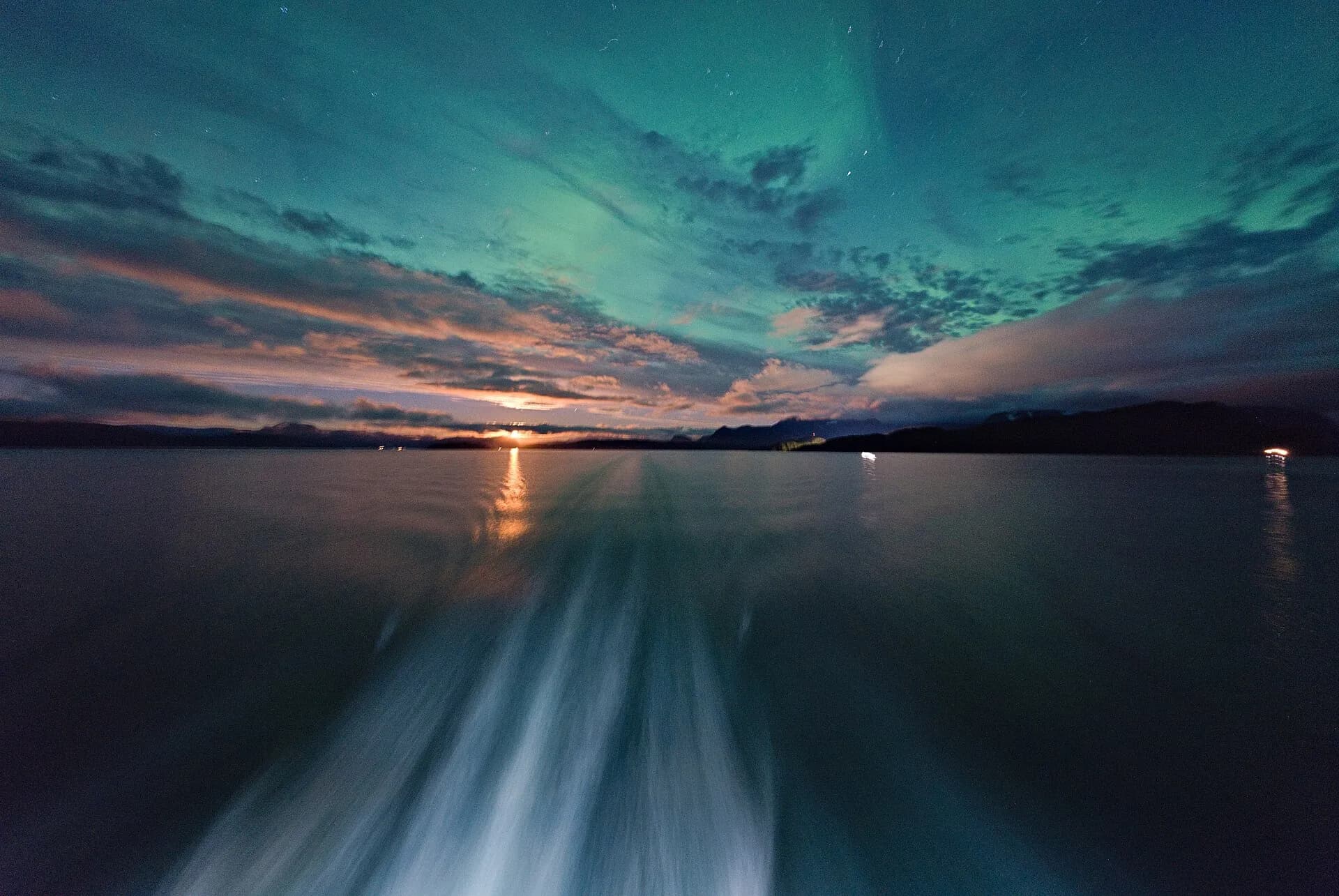Croisière aurores boréales : Hurtigruten ou depuis Tromsø ?