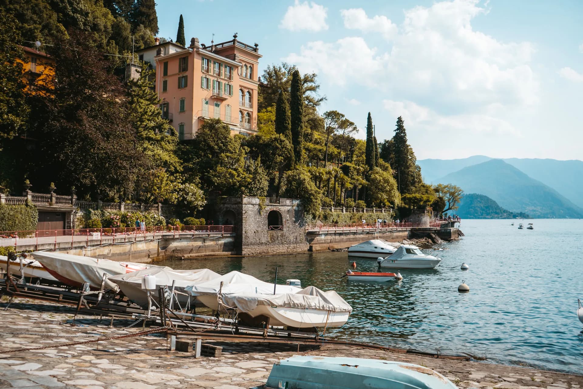 Faire du paddle au lac de Côme : une aventure inoubliable sur les eaux cristallines, Italie, guide de voyage Âme Bohème