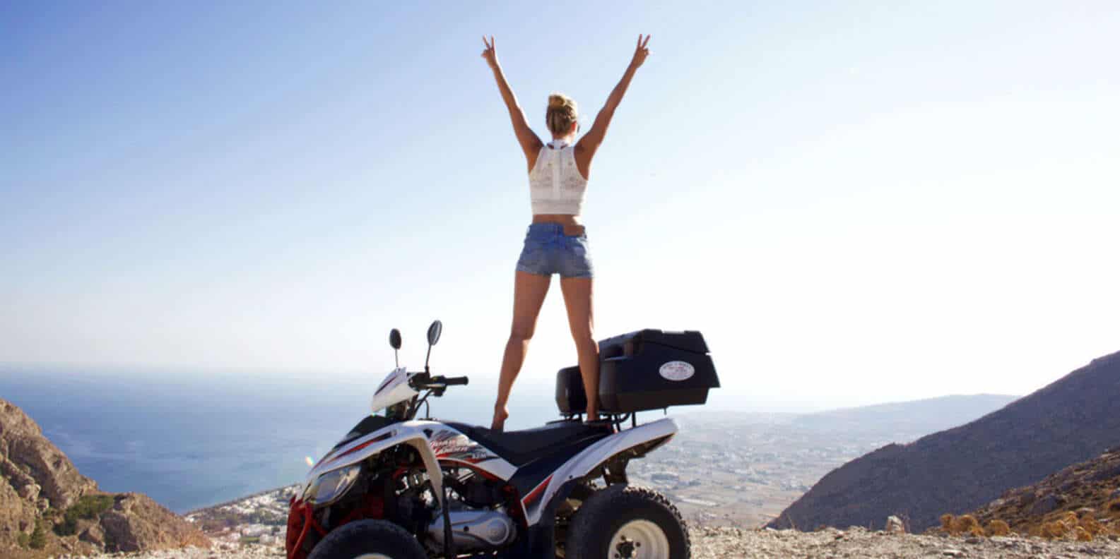 Comment Louer un Quad à Santorin pour Explorer l’Île en 2024