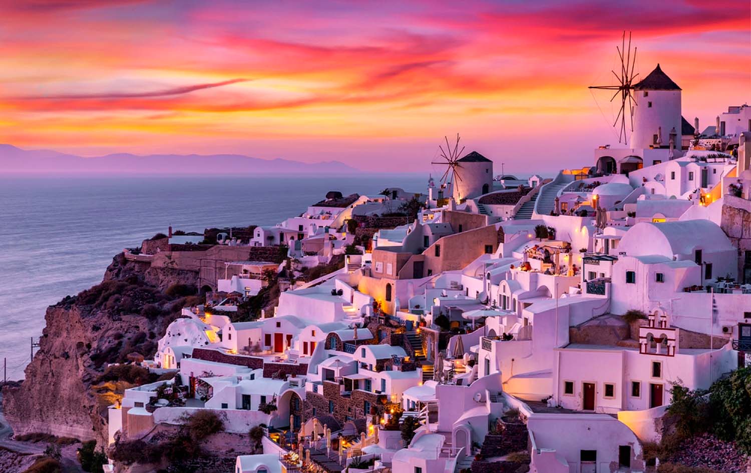 Coucher de soleil à Oia, Santorin : une expérience à ne pas manquer — Santorin, guide de voyage Âme Bohème
