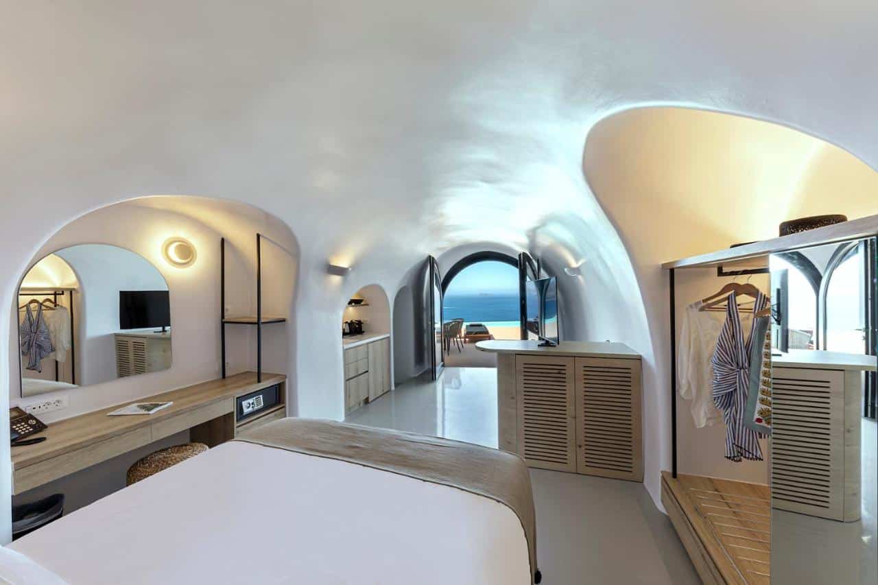 Les 7 meilleurs hôtels de Luxe d’Oia, à Santorin en 2025