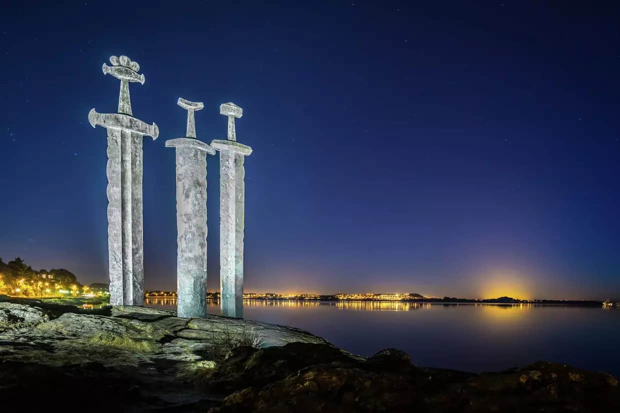 Sverd i Fjell – « Épées dans la Roche » à Stavanger