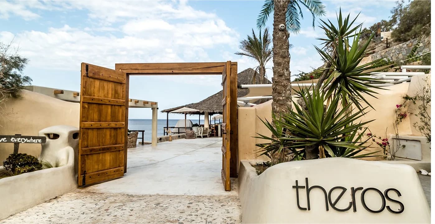 Les 10 Meilleurs bars de Santorin pour boire un verre