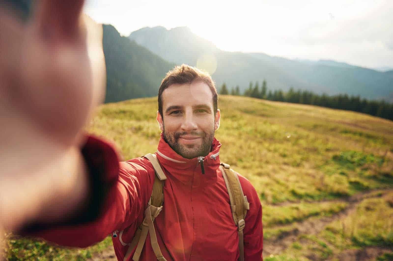 Le guide ultime de la photographie de voyage en solo : trucs, astuces et techniques !