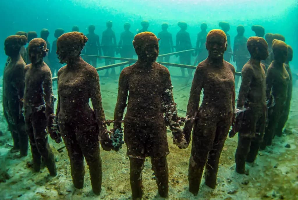 Les étranges sculptures de Molinere