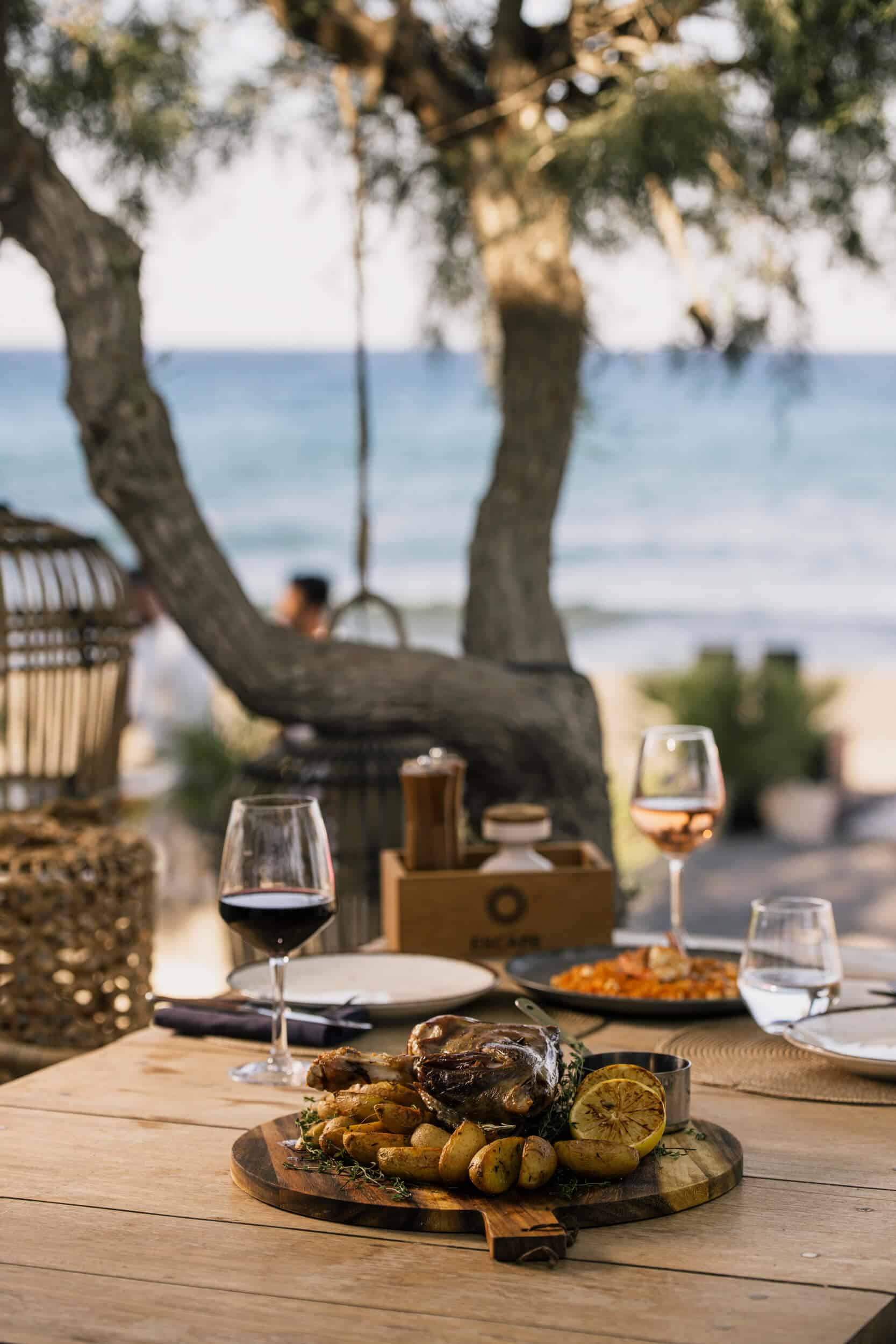 Les 6 Meilleurs Beach Clubs de Santorin