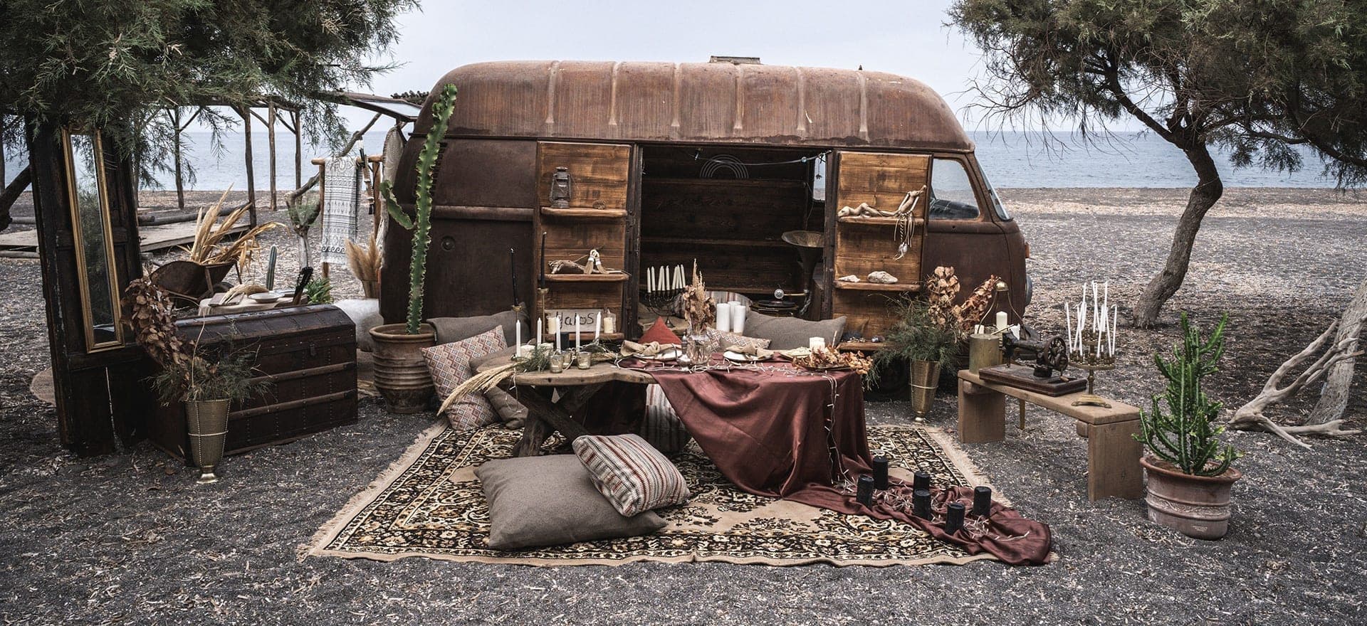 Les 6 Meilleurs Beach Clubs de Santorin