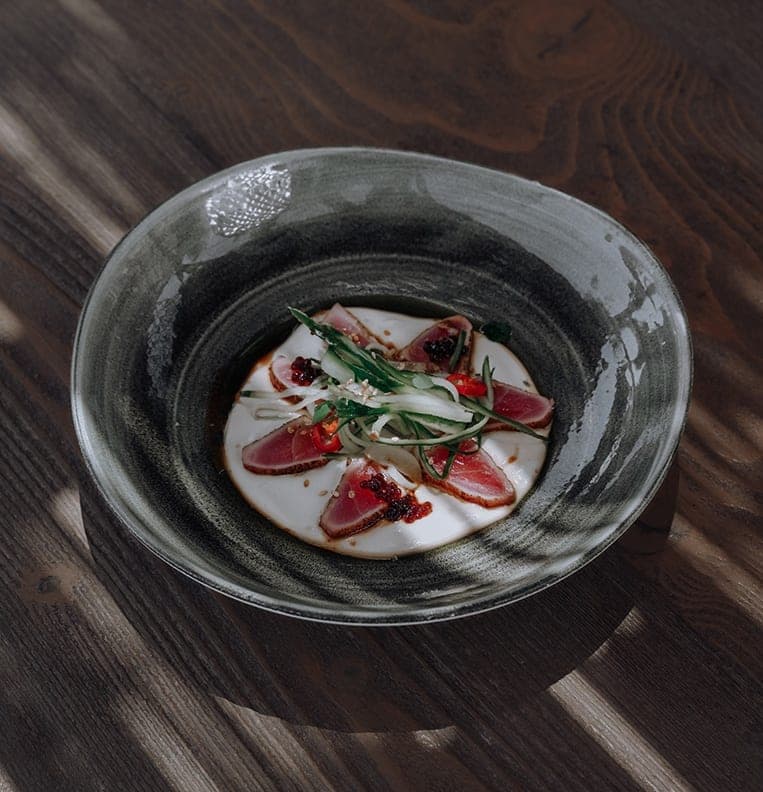 Les 6 Meilleurs Beach Clubs de Santorin