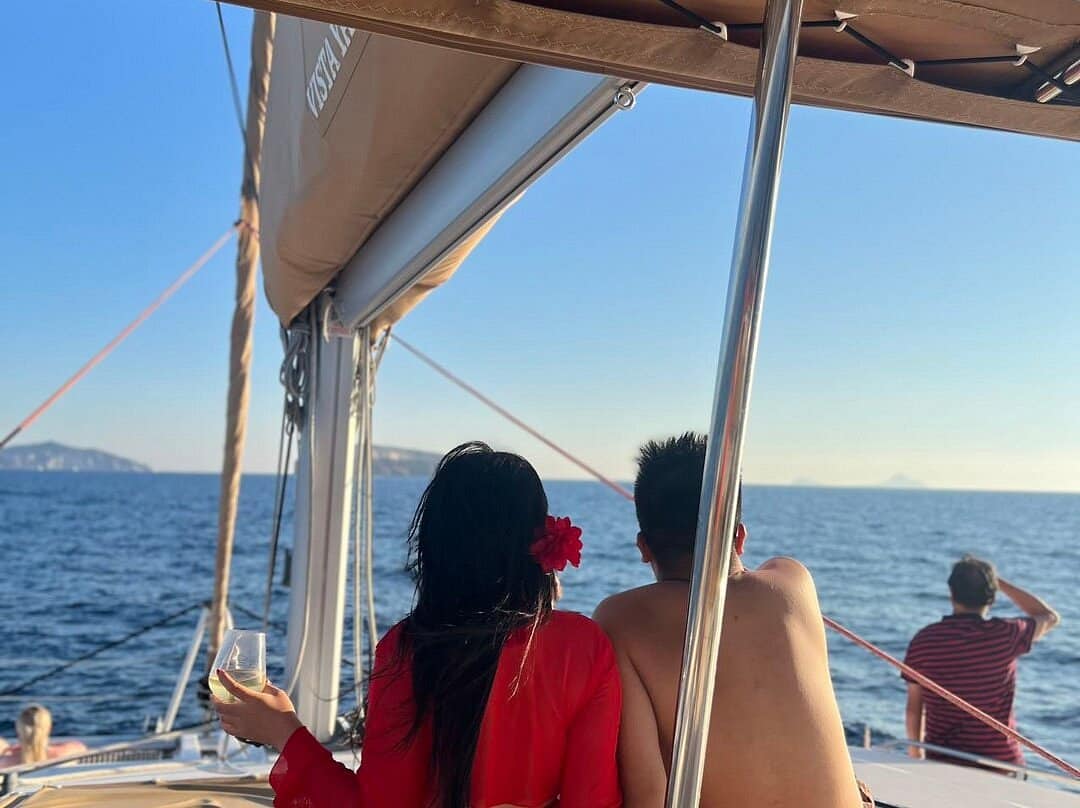 Expérience maritime premium à bord du catamaran Santorini Gold — expérience Âme Bohème