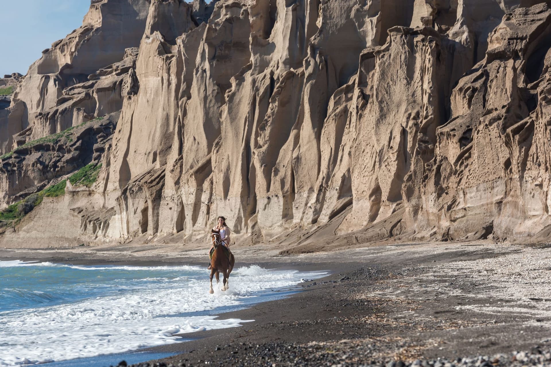 Une échappée équestre sur les plages volcaniques de Santorin — Vue 3