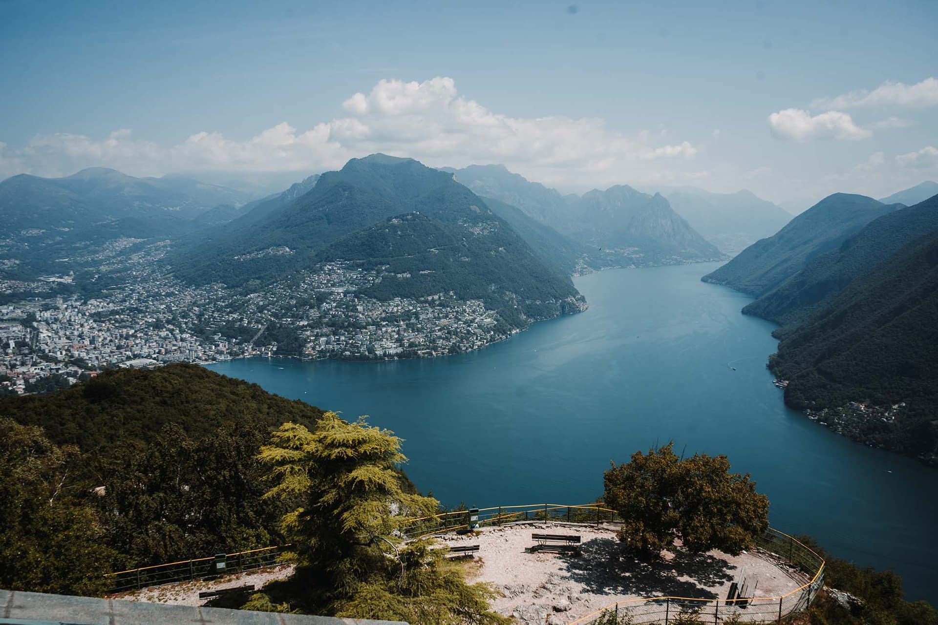 Le Mont San Salvatore à Lugano: Un Magnifique Panorama sur la Ville et le Lac — Suisse, guide de voyage Âme Bohème