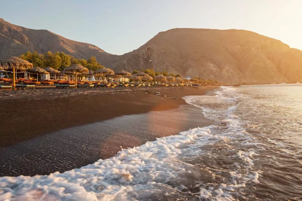 The superb black sand beach of Perissa