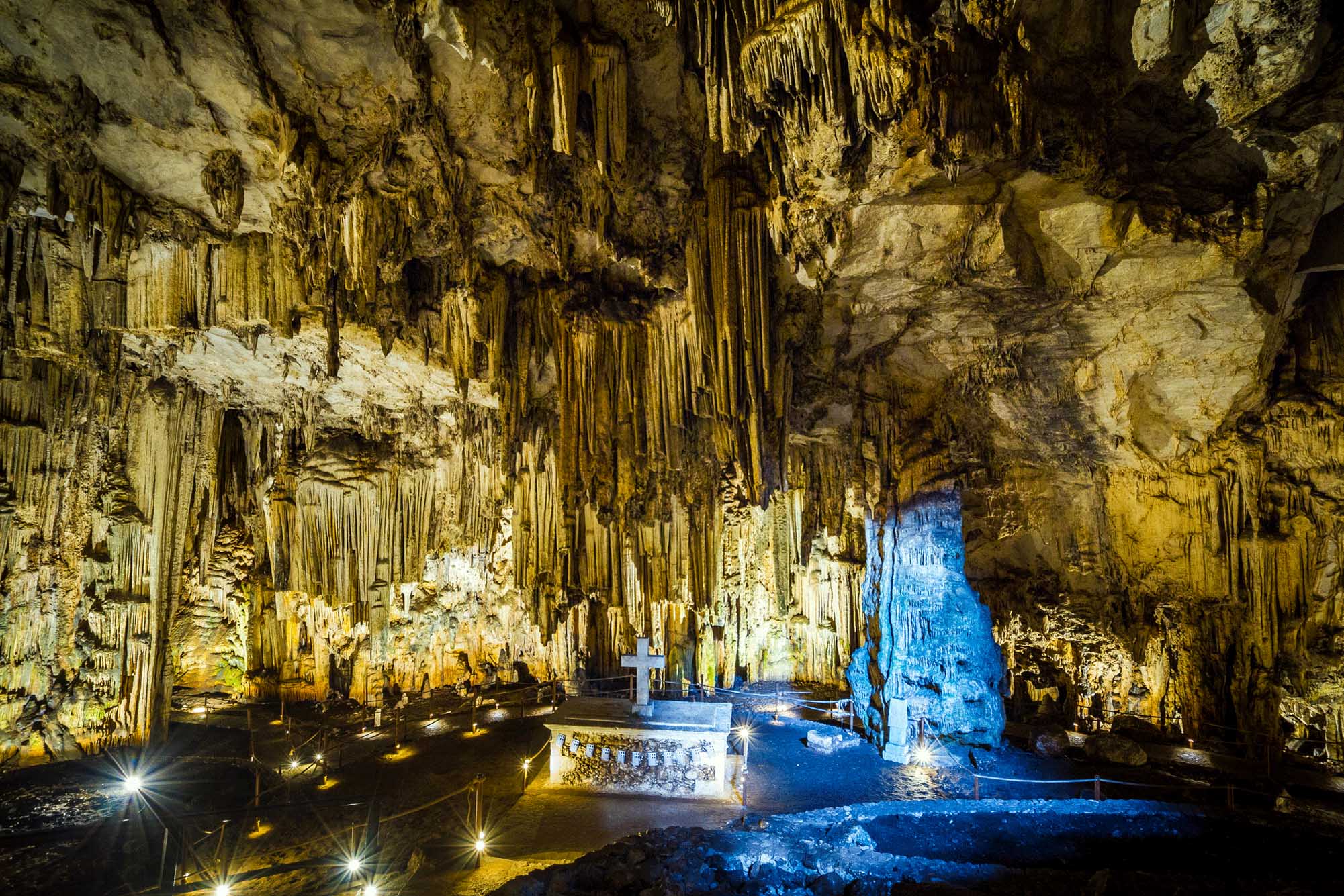 Visiter la grotte de Melidoni en Crète - Le guide ultime - Âme Bohème