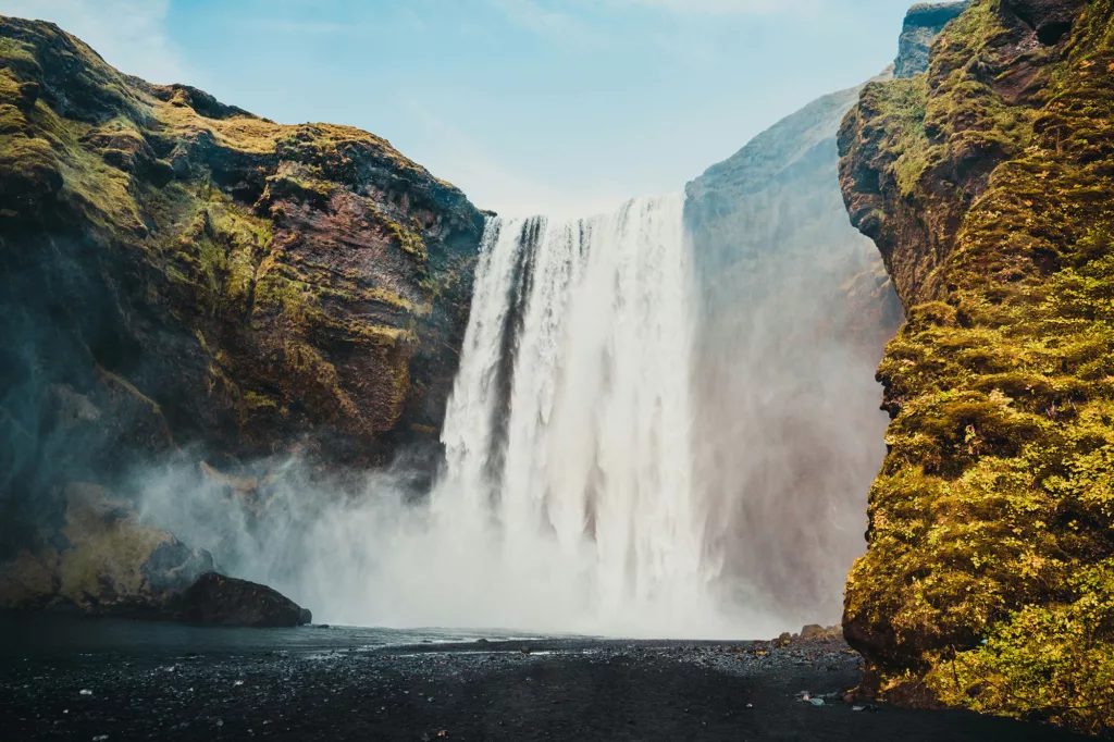 La superbe cascade de Skogafoss en Islande
