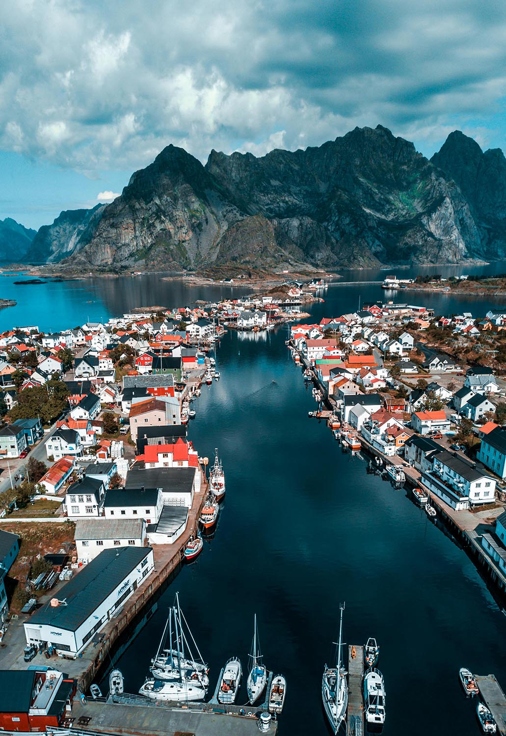 Le magnifique village de Reine dans les Lofoten