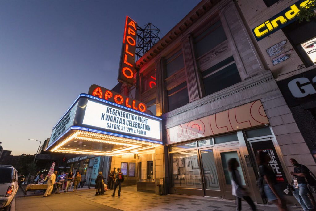 Découvrez le mythique Apollo Theater, à New York