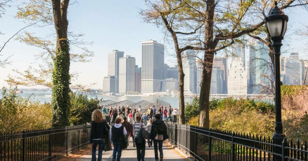 Découvrez Brooklyn Heights Promenade, au bord de l'East River