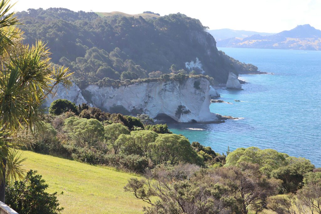 La randonnée pour se rendre à Cathedral Cove est relativement facile