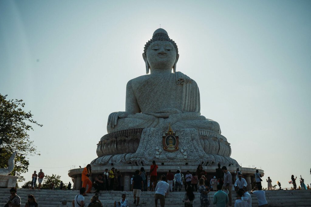 Comment se déroule la visite du grand Bouddha ?