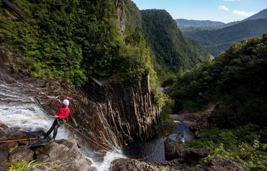 Faire du canyoning dans les gorges de Coromandel