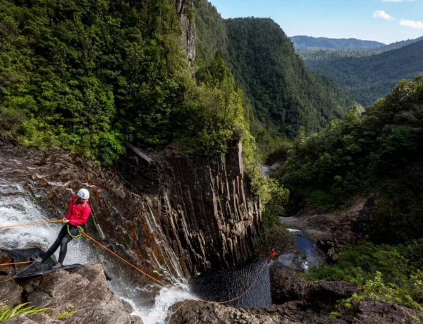 Faire du canyoning dans les gorges de Coromandel