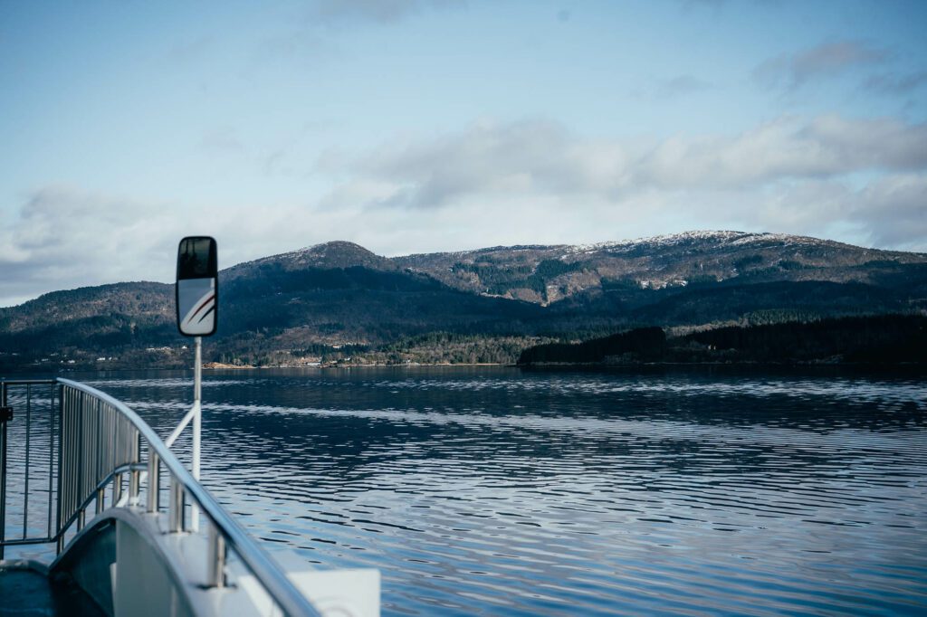 Personnellement je reste à l'extérieur du bateau, mais il peut faire froid