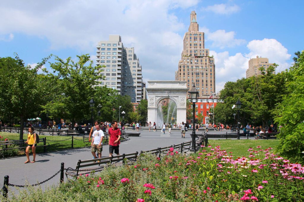 Découvrez le Washington Square Park, au milieu de Greenwich Village