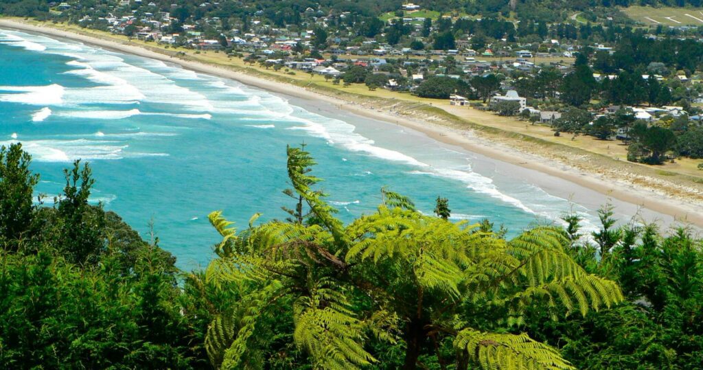 Pauanui Beach, la plage de rêve pour les surfeurs