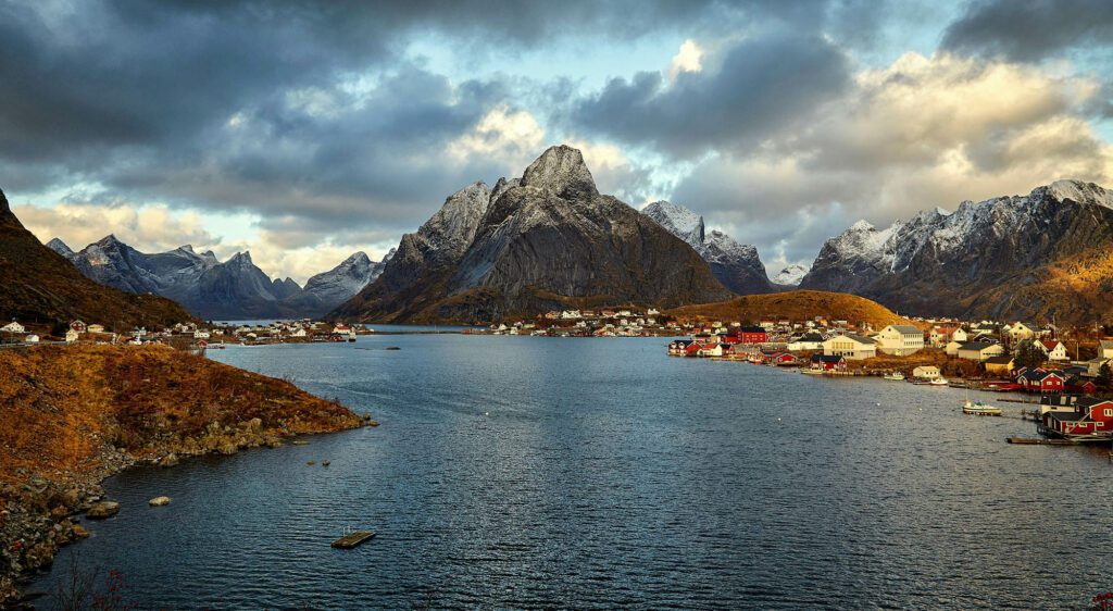 Explorez les fjords incroyables autour des îles Lofoten