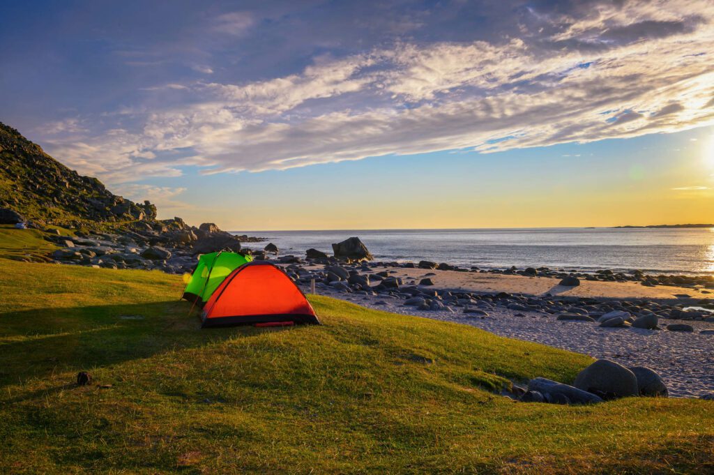 Faire du camping à Uttakleiv Beach