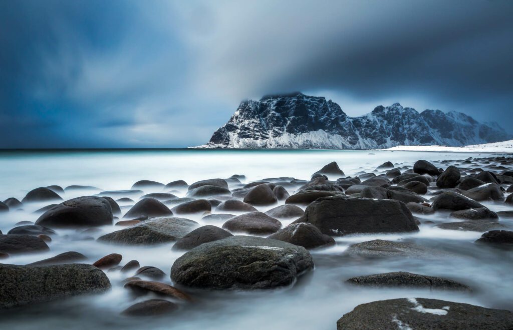 Comment se rendre à Uttakleiv Beach