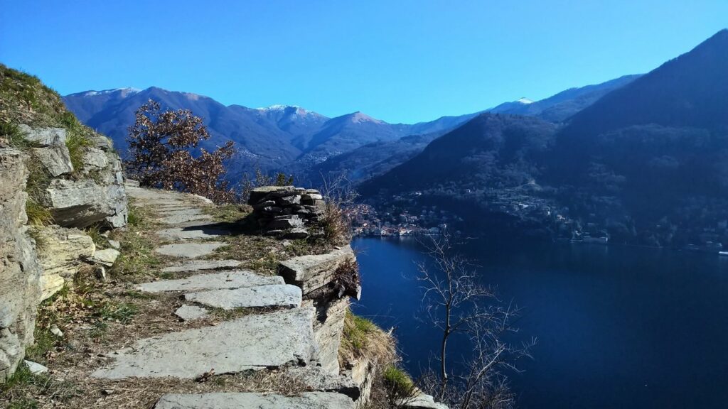 Vue du Sentee di Sort au Lac de Côme