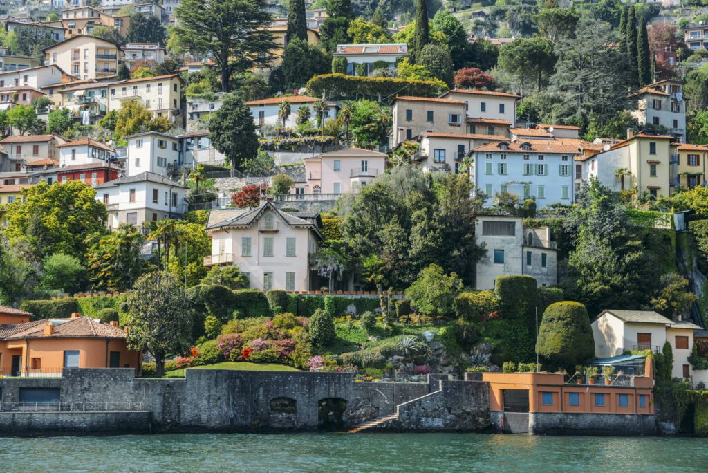 Un guide de voyage pour voir le lac de Côme au printemps