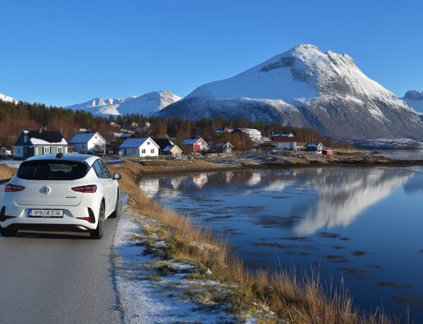 Faire en roadtrip en voiture électrique dans les Lofoten – Le guide complet